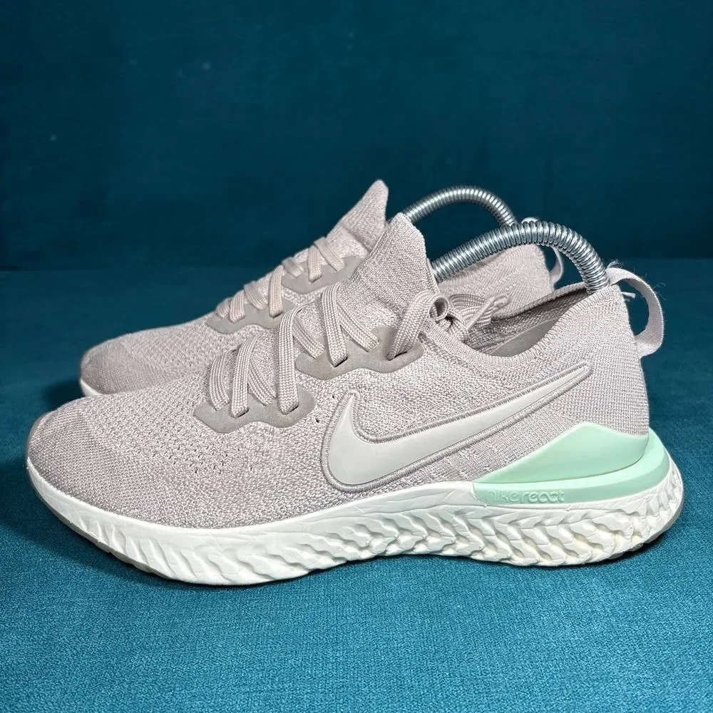 Nike flyknit 2.0 Moon particles Women’s Size 9.5 shoes